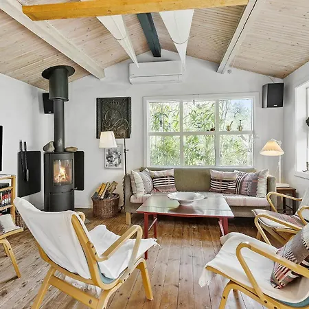 3 Bedroom Cozy In Fårevejle