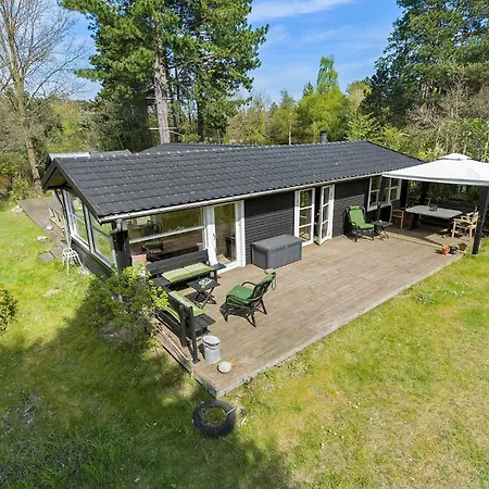 3 Bedroom Cozy In Holiday home Farevejle